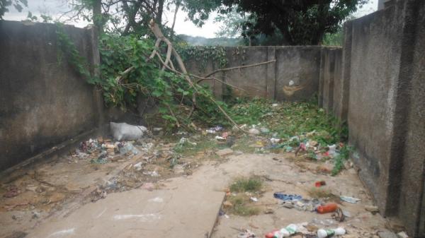 Chafariz do bairro Riacho Fundo está em situação precária.(Imagem:FlorianoNews)