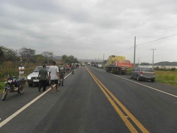 Colisão entre ônibus e Hilux deixa sete mortos(Imagem:Divulgação)