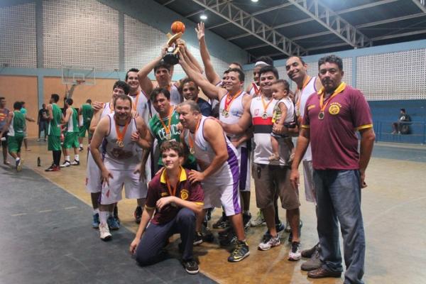 Kosmos Sporting Club, campeão piauiense de basquete da temporada 2014.(Imagem:Ramiro Pena/GLOBOESPORTE.COM)