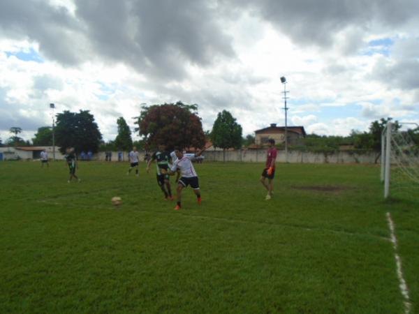 Picos derrota Floriano no 1º Torneio de Futebol Society da Subseção da OAB.(Imagem:FlorianoNews)