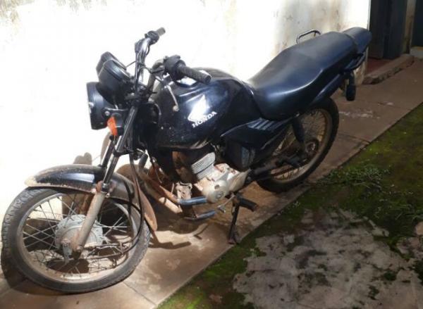 Polícia Militar de Landri Sales recupera motocicleta roubada em Floriano.(Imagem:Divulgação/PM)