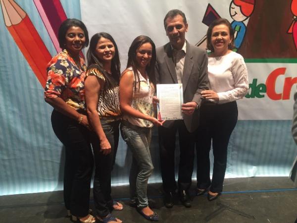 Floriano é premiada pelo Programa Palavra de Criança e recebe certificação(Imagem:SECOM)