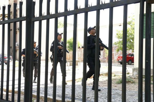 Policial é alvejado com 8 tiros ao parar em sinal na Barão de Gurgueia(Imagem:Divulgação)