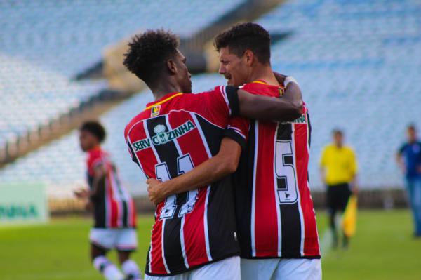 Da Série B do Piauí para a Copa do Nordeste: Emerson se emociona e dedica gol no River aos pais falecidos(Imagem:Victor Costa/River A.C.)