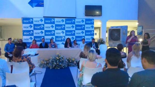 Estudantes participam da abertura da VIII Jornada Científica e II Jornada Cultural da FAESF.(Imagem:FlorianoNews)