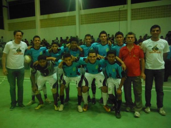 Torcedores lotam Ginásio Coberto nas finais dos Jogos Escolares Florianense.(Imagem:FlorianoNews)