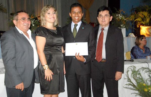 Dr. Francisco Costa - Prefeito reeleito de São Francisco do Piauí foi diplomado nesta quarta-feira, 19(Imagem:FlorianoNews)