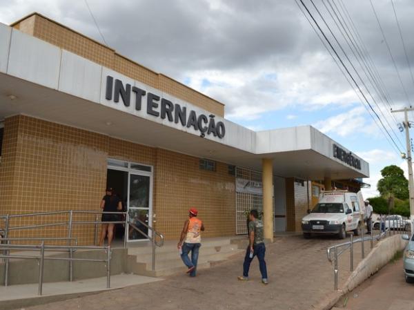 Idosa segue internada no Hospital de Bom Jesus, no Sul do Piauí.(Imagem:João Vitor/Portal B1)