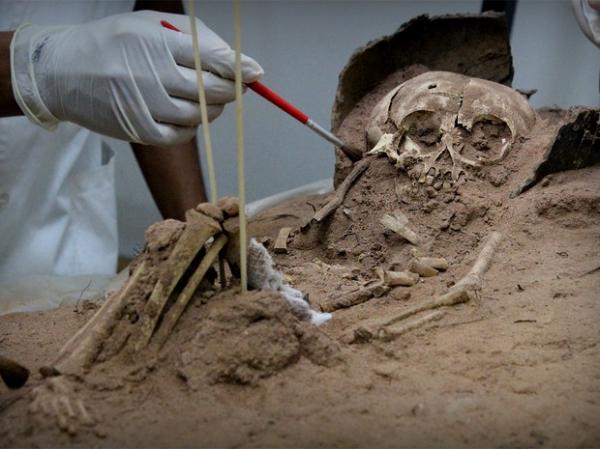 Criança de menos de um ano foi a primeira ossada a ser encontrada.(Imagem:Pedro Santiago/G1)