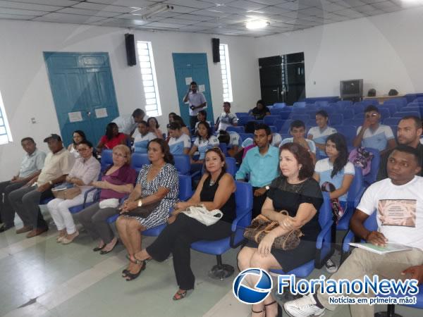  Rotary Club realizou debate sobre a VII Conferência da Juventude.(Imagem:FlorianoNews)