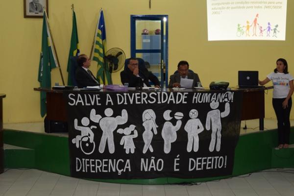 Ações da Educação Inclusiva foram expostas durante a sessão.(Imagem:Secom)