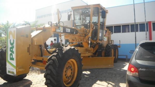 Prefeitura de Barão de Grajaú recebe nova máquina agrícola.(Imagem:FlorianoNews)