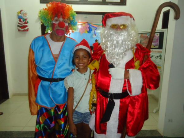 Fraternidade Espírita Allan Kardec realizou festa de Natal para crianças florianenses.(Imagem:FlorianoNews)