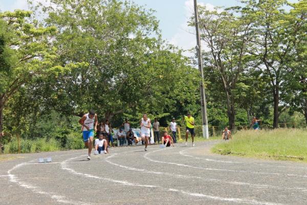 Pista de atletismo da UESPI.(Imagem:Flávio Meireles)