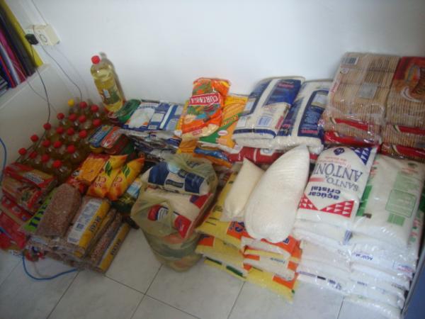 alimentos doados pelos alunos(Imagem:redação)