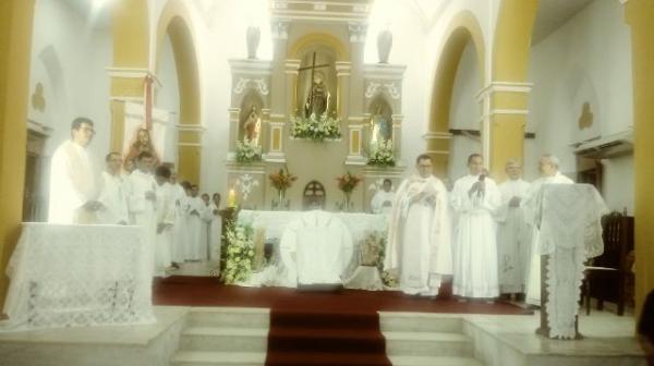 Procissão de Corpus Christi reúne multidão na Catedral de Floriano.(Imagem:FlorianoNews)