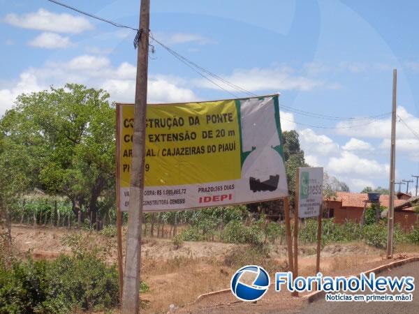 Obras de pontes que custam milhões ficaram no meio do caminho em Arraial-PI(Imagem:FlorianoNews)