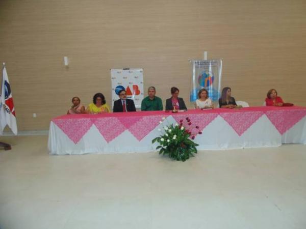 Médico ministra palestra sobre câncer de mama em Floriano(Imagem:Ivan Nunes)