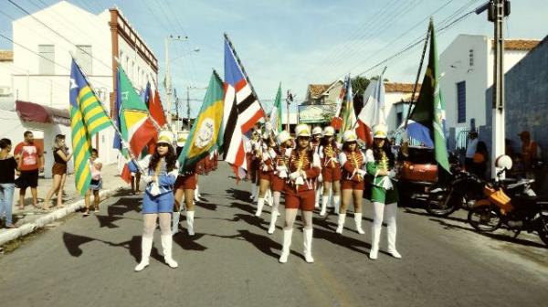 Ginásio Primeiro de Maio celebra 61 anos de fundação com desfile cívico.(Imagem:FlorianoNews)