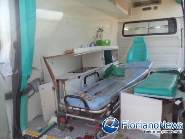 Acidente envolvendo carreta e ambulância deixa quatro feridos.(Imagem:FlorianoNews)