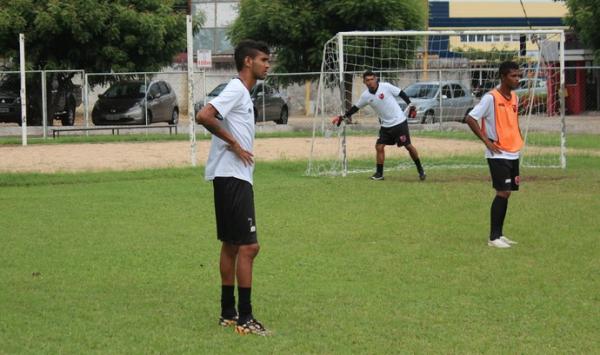 Jogador faz último treino antes da decisão contra o River-PI no Albertão.(Imagem: Abdias Bideh/GloboEsporte.com)