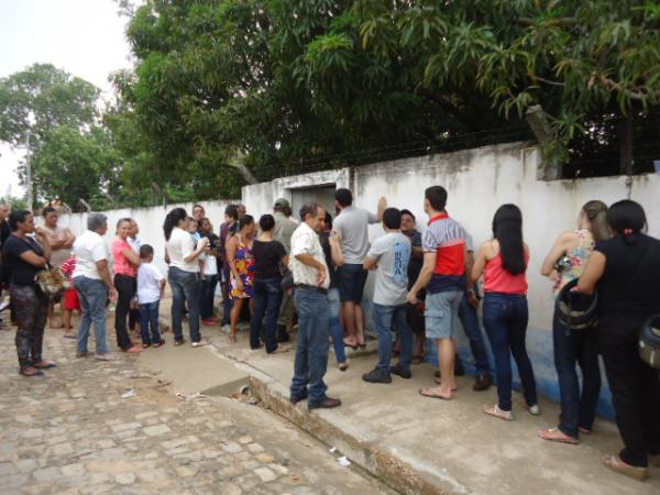 Primeiro dia de bazar solidário é sucesso na APAE de Floriano.(Imagem:FlorianoNews)