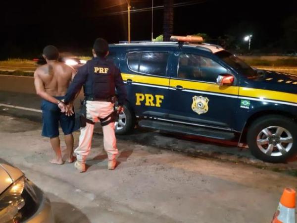 Motorista embriagado é preso em abordagem na BR-343.(Imagem:PRF)