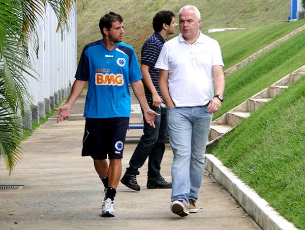 Montillo muda o discurso e diz que fica no Cruzeiro.(Imagem:Leonardo Simonini / Globoesporte.com)