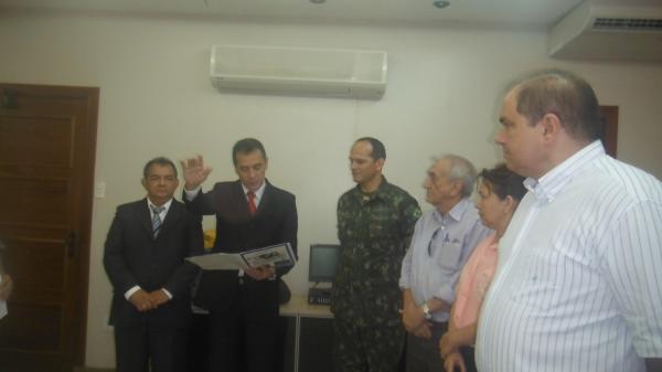 Prefeito toma posse no cargo de presidente da Junta do Servi&ccedil;o Militar.(Imagem:FlorianoNews)