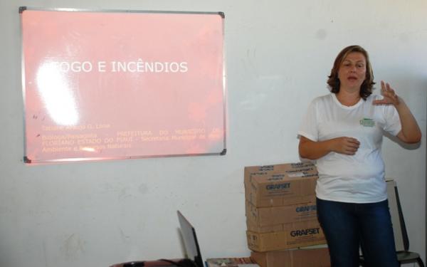 Alunos da Escola Antonio Nivaldo participam de palestra sobre Meio Ambiente.(Imagem:Waldemir Miranda)