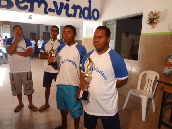 APAE de Floriano comemorou a vitória de alunos em olimpíadas estaduais.(Imagem:FlorianoNews)