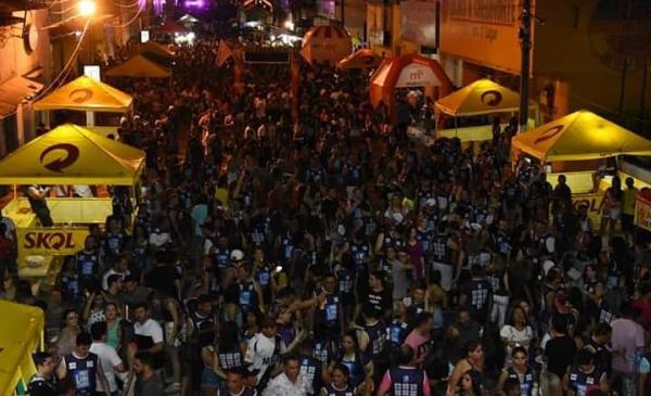 Tradicional Zé Pereira reúne multidão em Floriano.(Imagem:Reprodução/Facebook)
