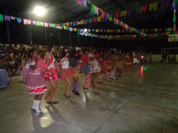 Unidade Escolar Fauzer Bucar realiza festival junino.(Imagem:FlorianoNews)