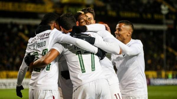 Tricolores comemoram um dos gols de Yony.(Imagem:Lucas Merçon/Fluminense FC)