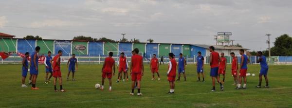 Barras volta aos treinos no dia 10 de dezembro.(Imagem:Renan Morais/GLOBOESPORTE.COM)