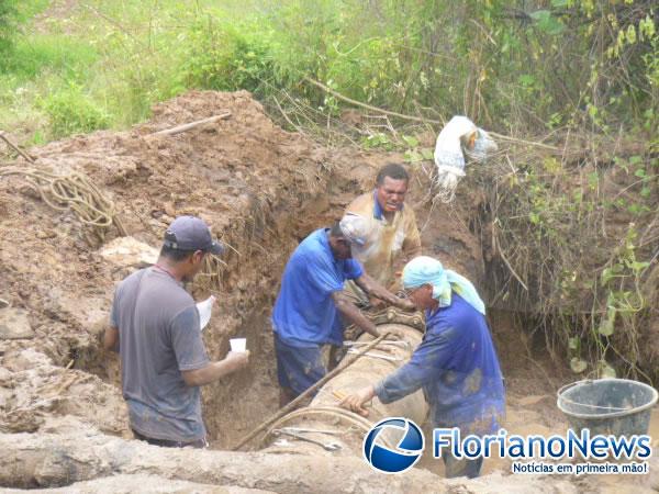 Vazamento de adutora é consertado e distribuição de água começa a ser retomada em Floriano.(Imagem:FlorianoNews)