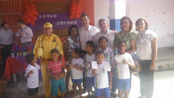  Alunos e professores da Escola Municipal Hercília Camarço celebram semana da Páscoa.(Imagem:FlorianoNews)