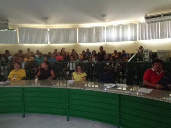 Professores da rede municipal participam de assembleia geral.(Imagem:FlorianoNews)