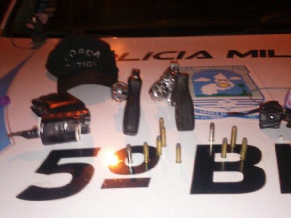 Material apreendido pela PM com os suspeitos.(Imagem:Divulgação/Polícia Militar)