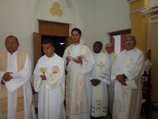 Diácono Clenis Guedes recebeu o sacramento da Ordem em Floriano.(Imagem:FlorianoNews)