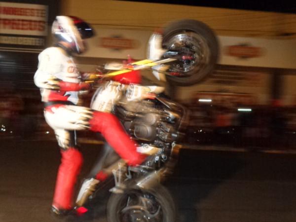 Cajueiro Motos promoveu Show de manobras com a Equipe Força e Acão em Floriano.(Imagem:FlorianoNews)