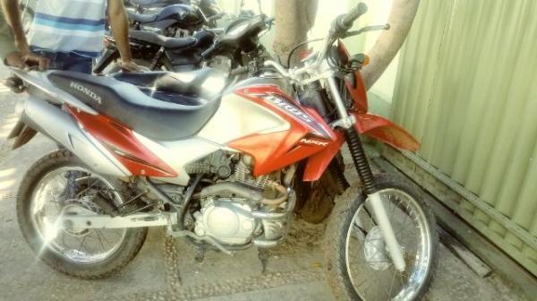 Motocicleta é roubada no Residencial Conviver.(Imagem:FlorianoNews)