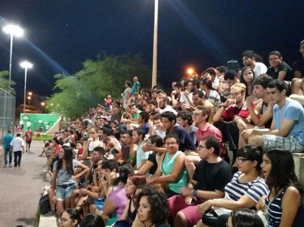 Gaymada atraiu centenas de pessoas até o Parque Potycabana, em Teresina.(Imagem:Luan Matheus/TV Clube)