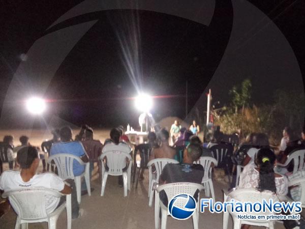 Moradores participaram de missa na localidade rural Água Boa. (Imagem:FlorianoNews)