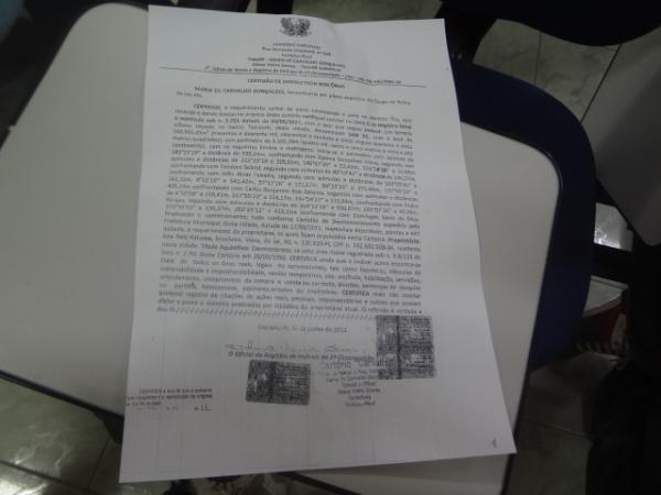 Documento do terreno invadido.(Imagem:FlorianoNews)