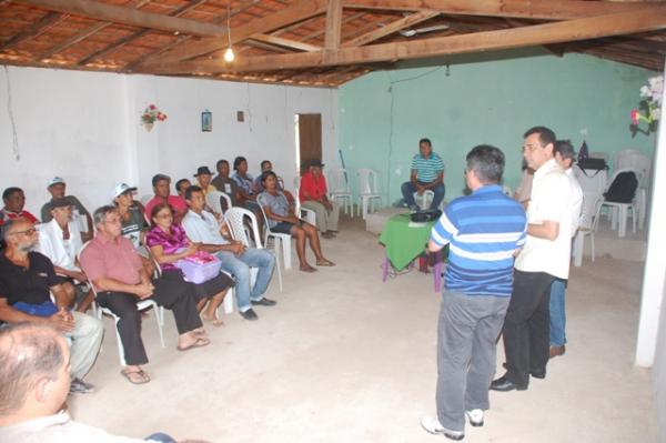 Prefeito de Floriano visita famílias beneficiadas pelo Projeto PAIS no povoado Alegre.(Imagem:Secom)