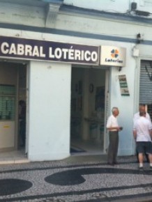Cabral Lotérico fica no Centro de Curitiba (Imagem:Andressa Almeida )