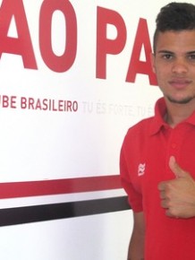 Aurom tomou conta da lateral do São Paulo.(Imagem:Marcelo Prado)
