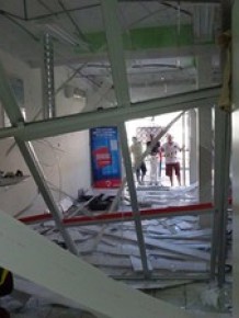 Interior da agência ficou totalmente destruído.(Imagem:Wberlanil Dias/Pé de Figueira)