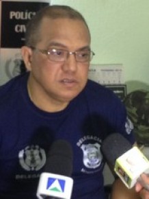 Delegado Baretta fala sobre o crime.(Imagem:Gil Oliveira/G1)